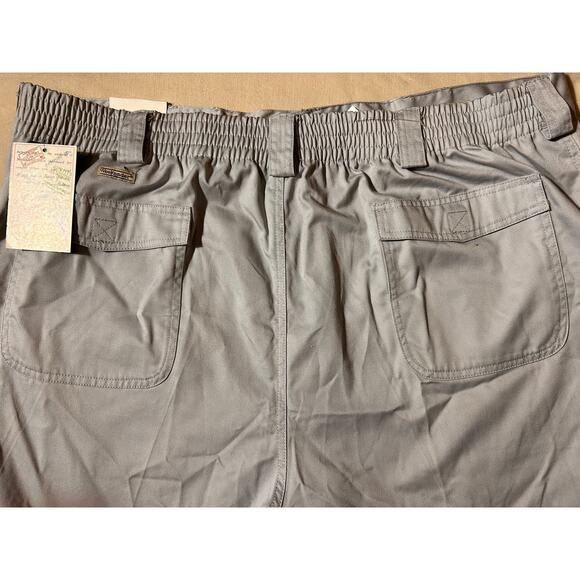 Weekender Mens "Trader" Cargo Shorts NWT Size 48 Light Grey Casual, sports - Picture 3 of 5